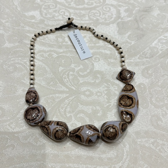 NWT decouture wooden bead statement necklace - Picture 2 of 6